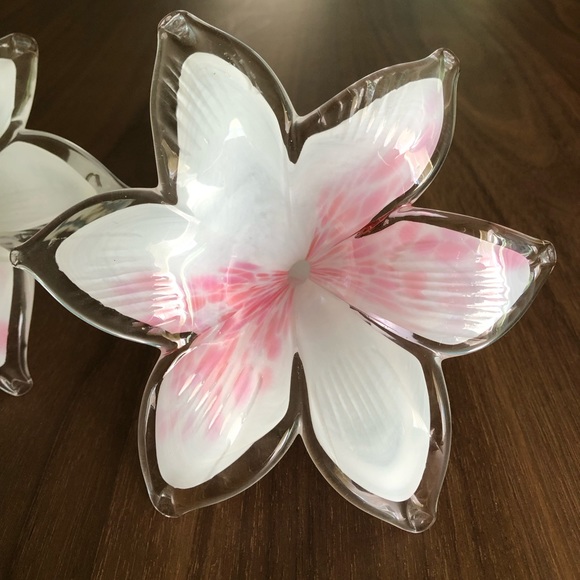 2 Decorative  Flowers - Picture 2 of 9